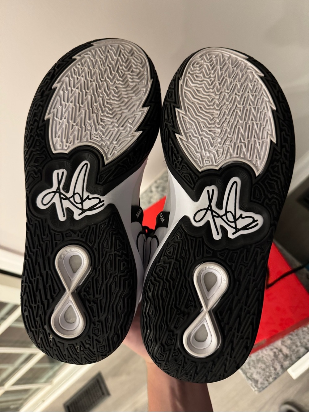 Nike Kyrie Infinity TB
White Black - Picture 4 of 7